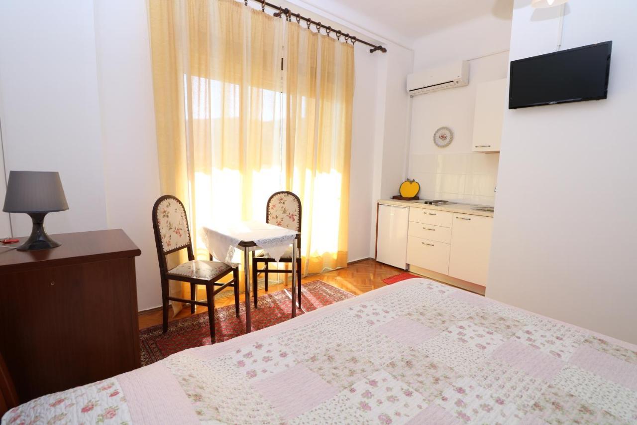Studio Apartments Cavrak With Terrace Baška Exteriör bild