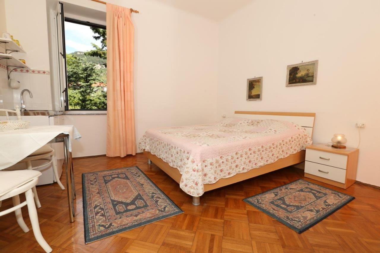 Studio Apartments Cavrak With Terrace Baška Exteriör bild