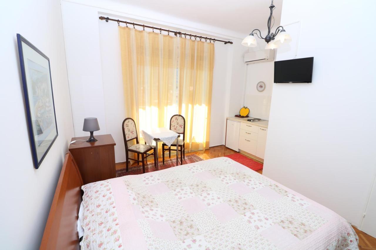 Studio Apartments Cavrak With Terrace Baška Exteriör bild