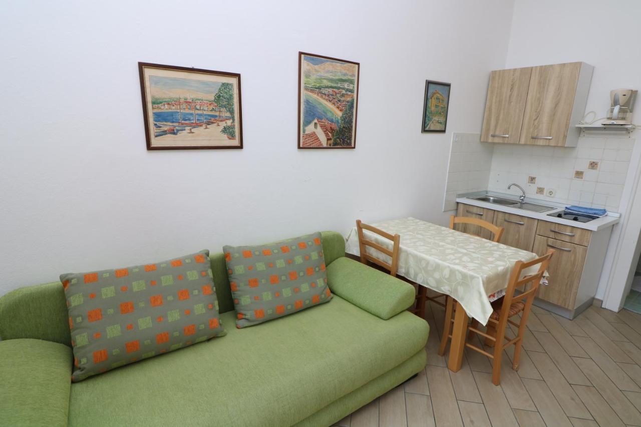Studio Apartments Cavrak With Terrace Baška Exteriör bild
