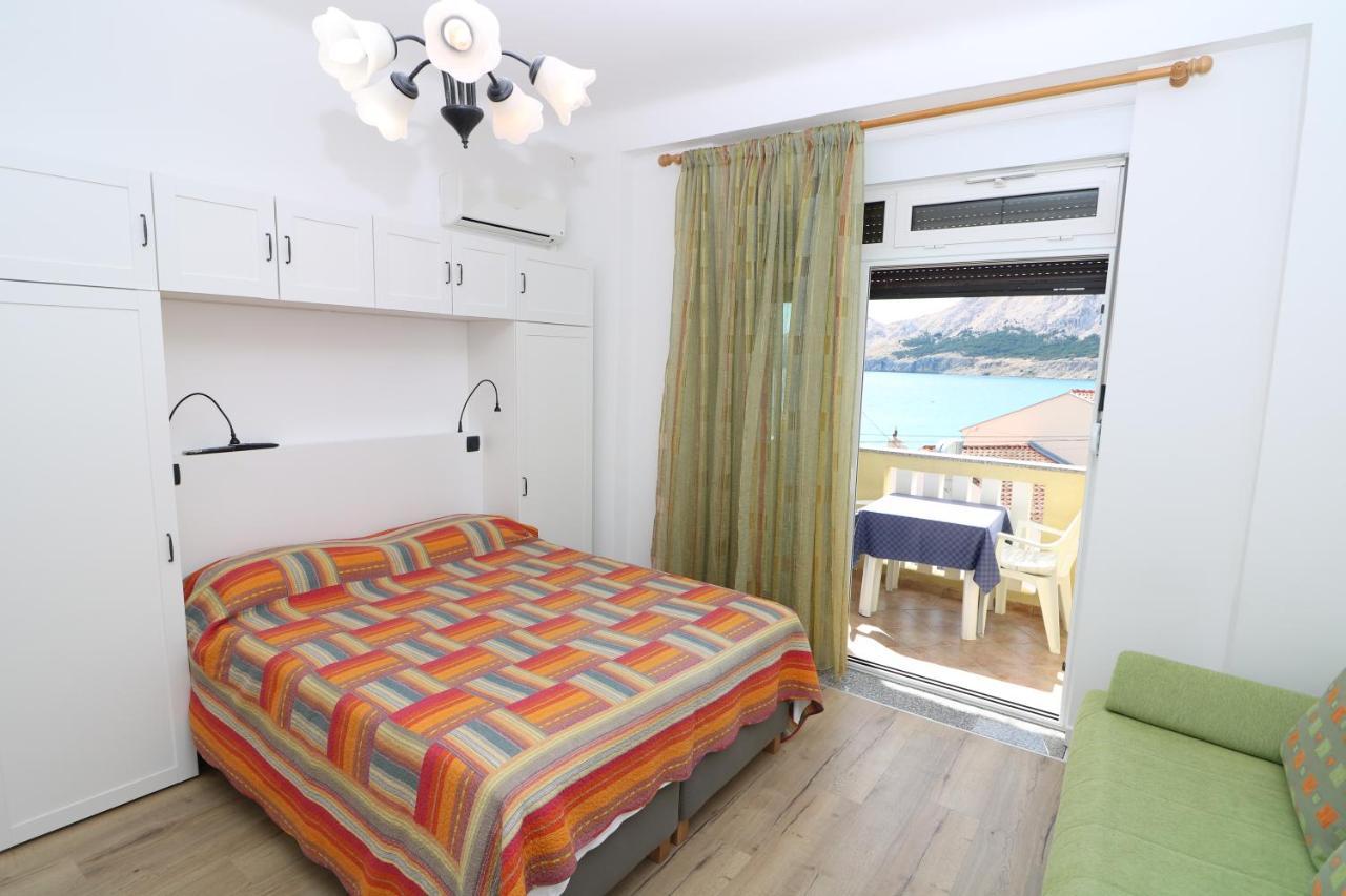 Studio Apartments Cavrak With Terrace Baška Exteriör bild