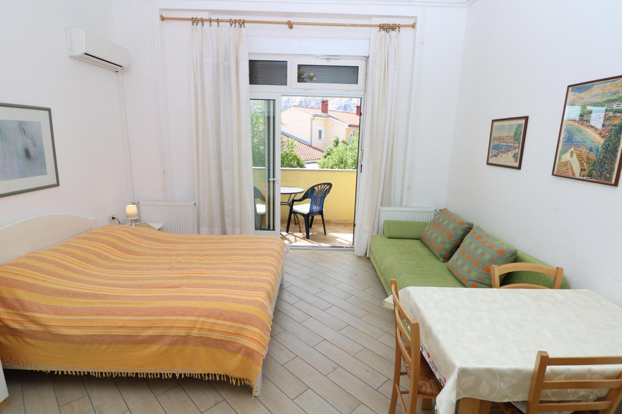 Studio Apartments Cavrak With Terrace Baška Rum bild