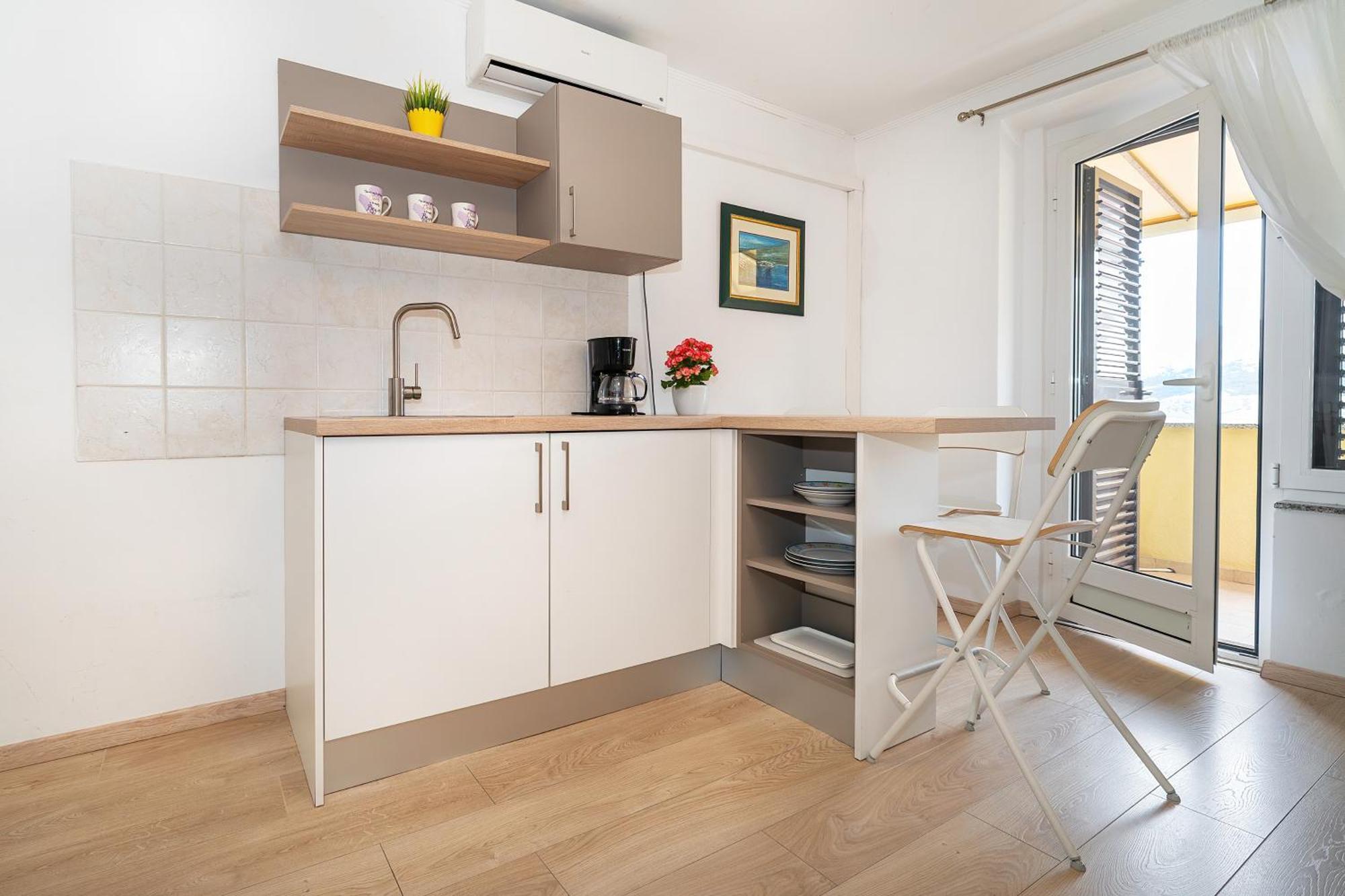 Studio Apartments Cavrak With Terrace Baška Exteriör bild