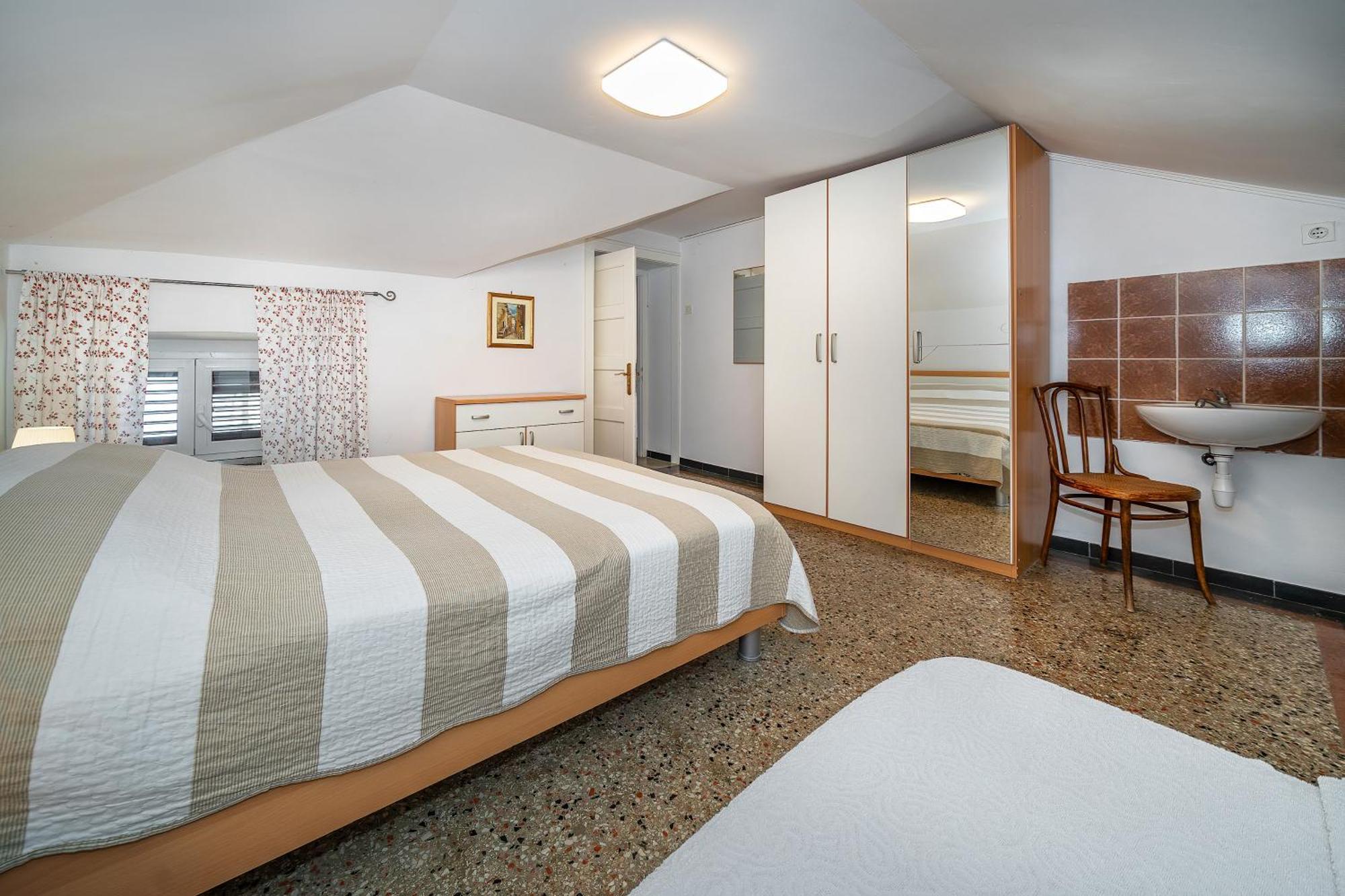 Studio Apartments Cavrak With Terrace Baška Exteriör bild